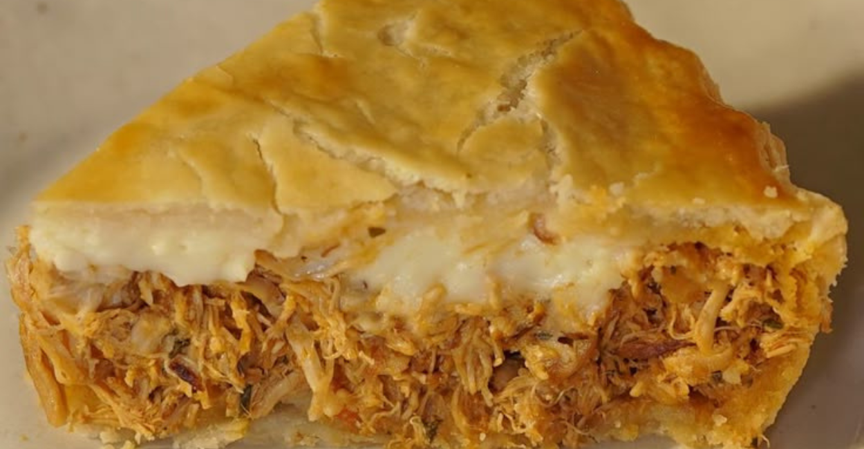 Empadão de Frango com Requeijão