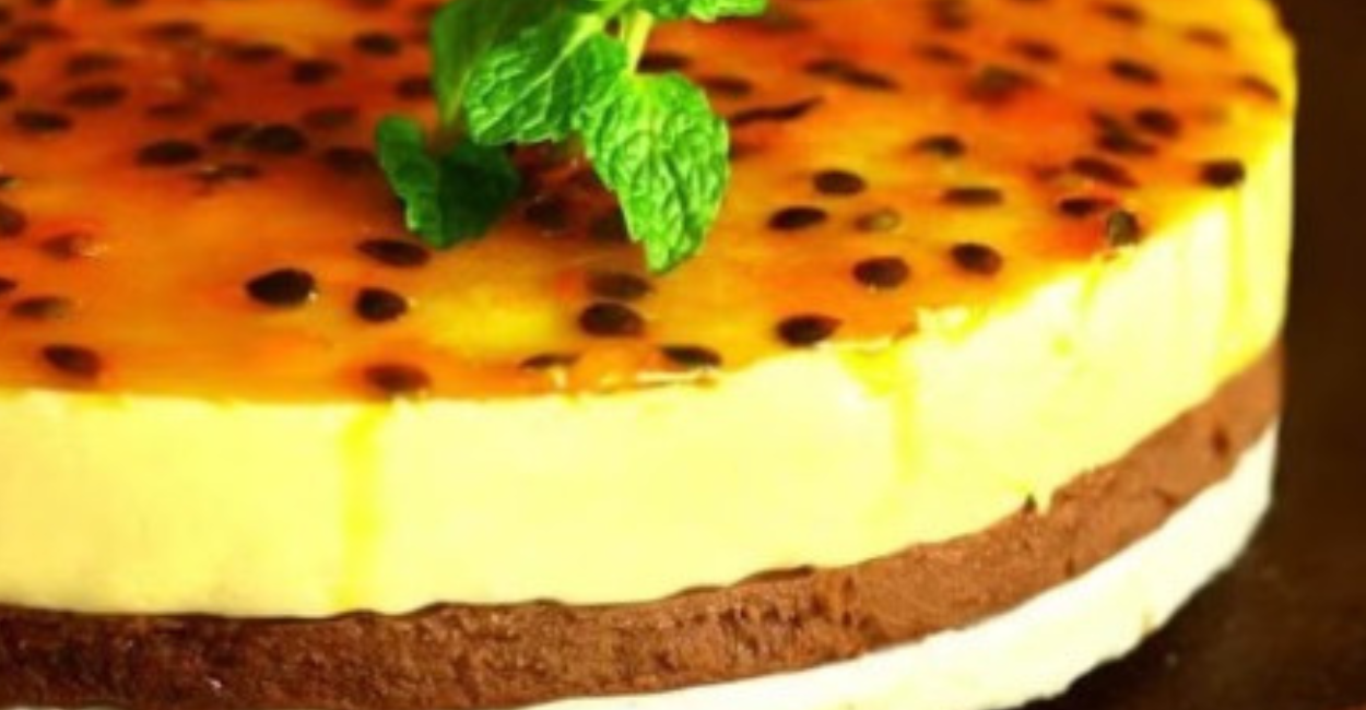 Torta mousse de maracujá com chocolate