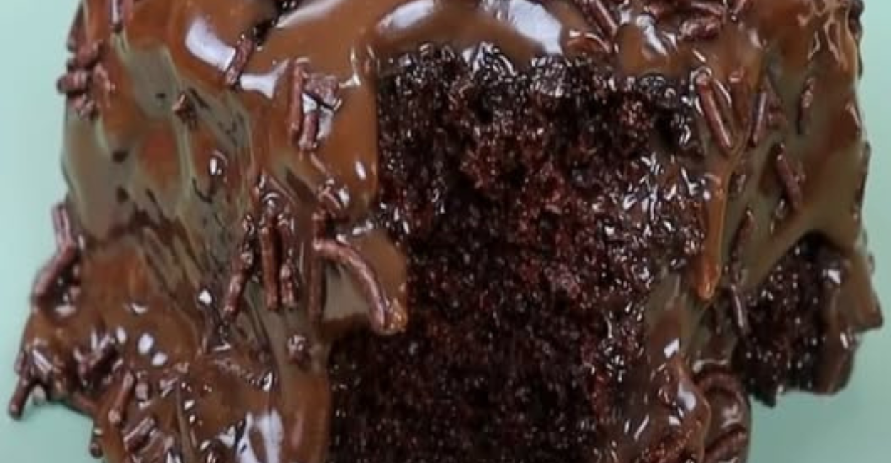 bolo gelado de chocolate