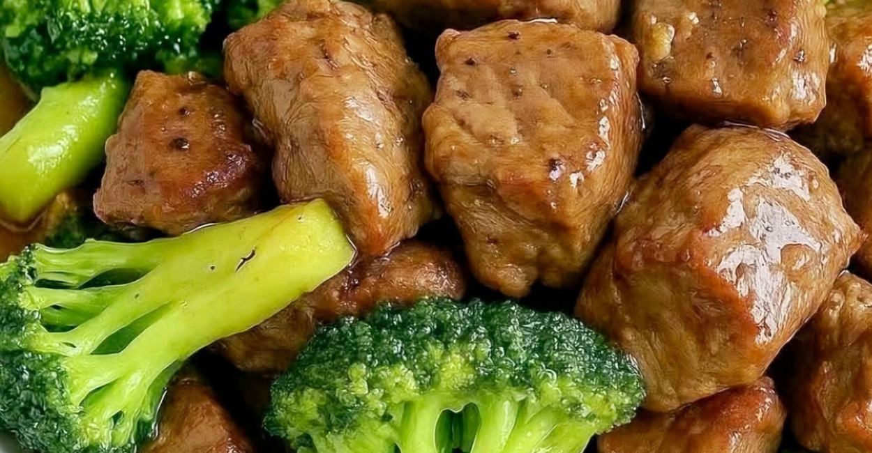 carne cozida com brocolis