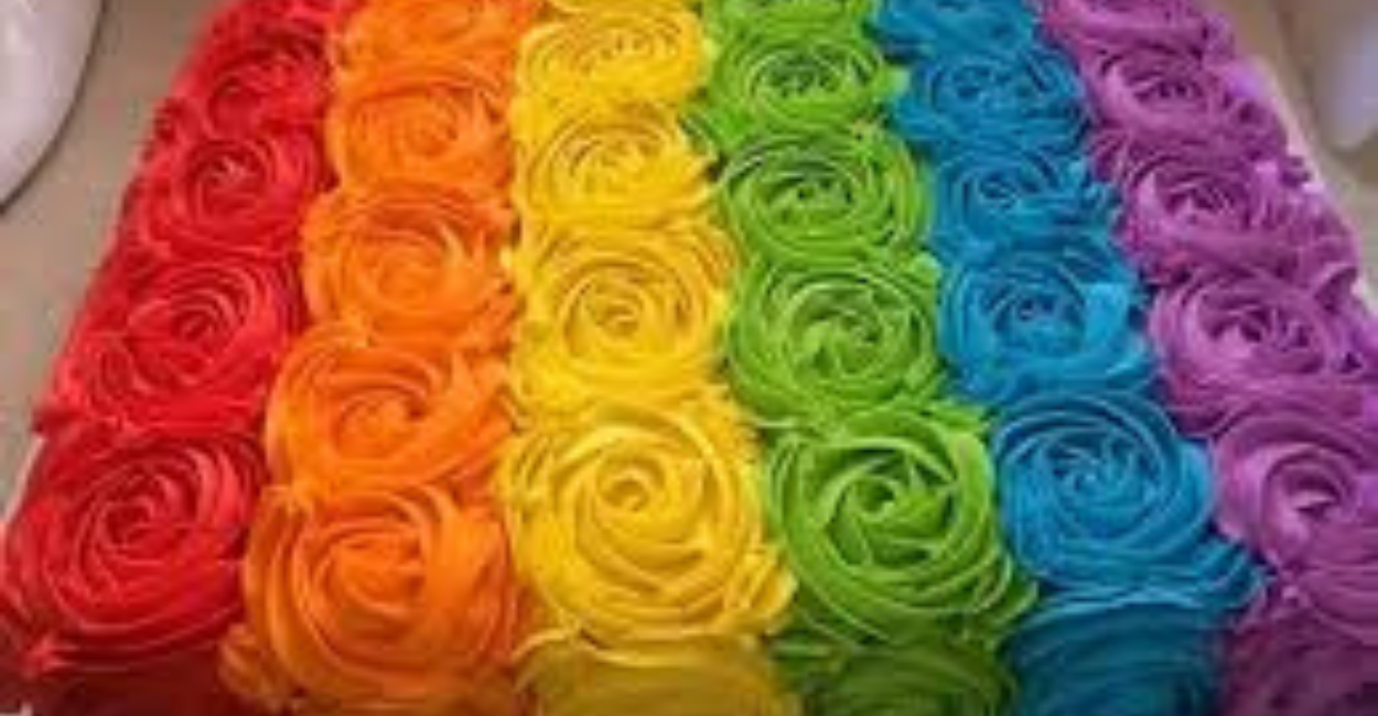 Bolo arco íirs gelado